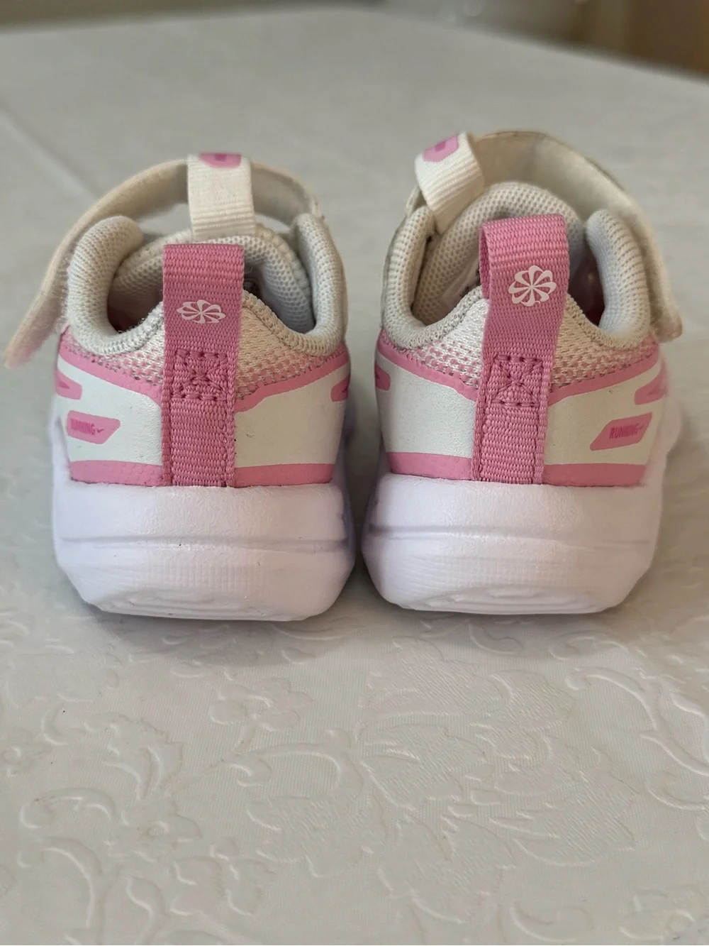 Nike Cosmic Runner Baby/Toddler White & Pink Lightweight Athletic Shoes